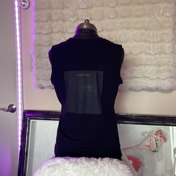 HANDCRAFTED My own t shirt design and personal logo of a photography i took - Picture 4 of 5